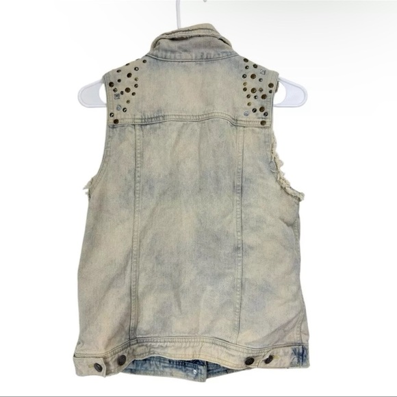 Free People Size Medium Vest Denim Bleach Wash Studded Distressed Frayed Cotton - Picture 2 of 6